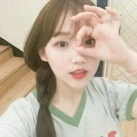 简约清新微笑女生头像