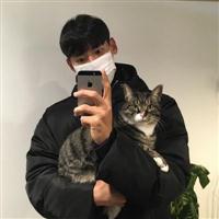 孤傲冷漠的男生头像