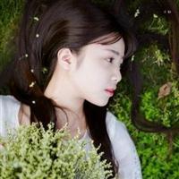清新简约风女生头像唯美壁纸