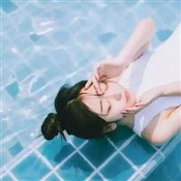 清新简约风女生头像唯美壁纸