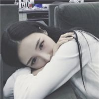 清新简约风女生头像唯美壁纸