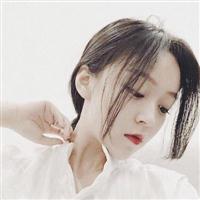 清新简约风女生头像唯美壁纸