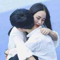 简单情侣头像一左一右两张分开