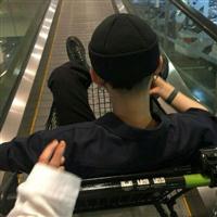 炫酷冷漠的男生头像