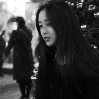 女生黑白忧伤头像