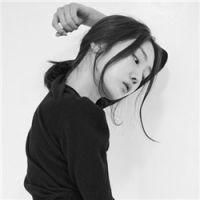 女生黑白忧伤头像