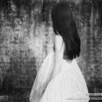 忧伤女生的背影头像