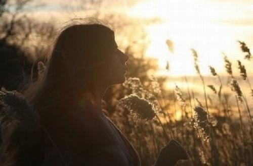 女生难过的说说带图片