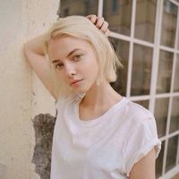 短发女生欧美头像小清新