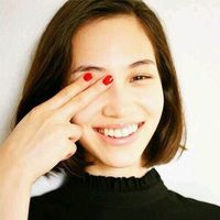 短发女生欧美头像小清新