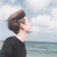 男生个性头像望天空