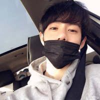 活泼开朗的男生头像