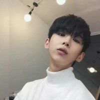 活泼开朗的男生头像