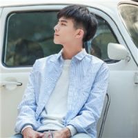 阳光快乐的微信男生头像