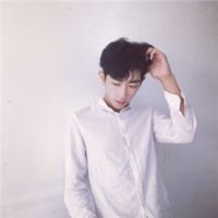 帅气开朗的男生头像