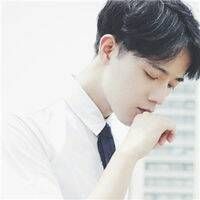 帅气开朗的男生头像