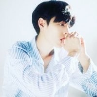 帅气开朗的男生头像