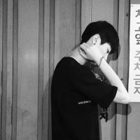 男生一个人伤感头像