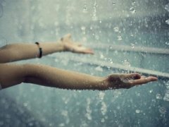 下雨心情伤感的短句子说说心情