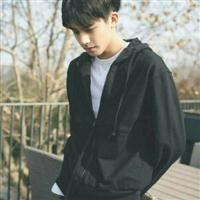 穿黑色衣服的男生头像