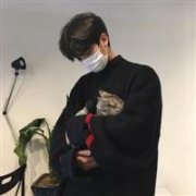 穿黑色衣服的男生头像