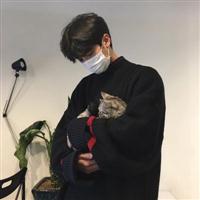 穿黑色衣服的男生头像
