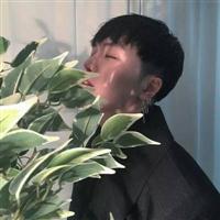 忧郁气质的男生头像
