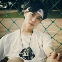 忧郁气质的男生头像