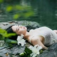 唯美女生头像绿色