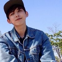 蓝色头像男生韩系