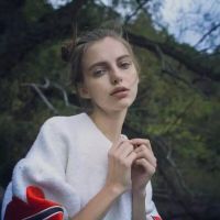 欧美知性女性微信头像