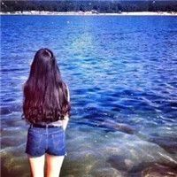 微信头像女生背影看海