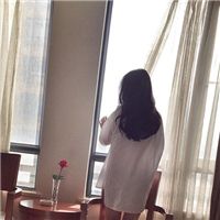 微信头像女生背影看海