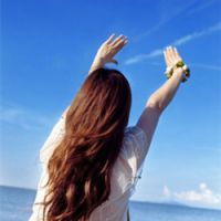 微信头像女生背影看海