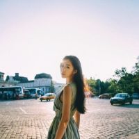 侧面长发唯美女生头像
