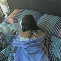 露背的女生头像，很迷人！