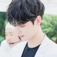 阳光夏日男生的qq头像