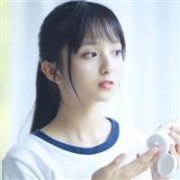 扎马尾辫的女生头像