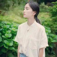 扎马尾辫的女生头像