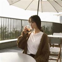 扎马尾辫的女生头像
