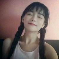 扎马尾辫的女生头像