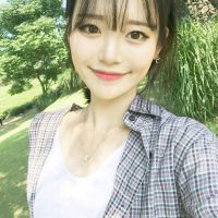 俏皮可爱的女生头像
