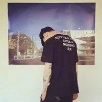 情侣微信头像单人分开一人一张