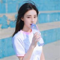 简单大方的女生微信头像，有气质！