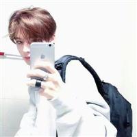 阳光痴情的男生头像