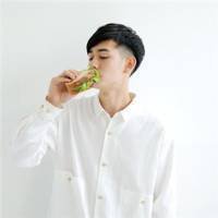 阳光痴情的男生头像