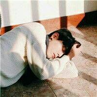 阳光痴情的男生头像