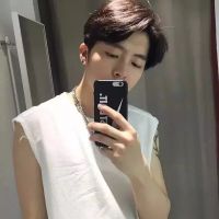 穿白色衣服的男生头像