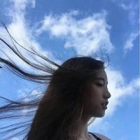 蓝色天空的闺蜜头像