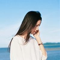 女生侧脸长发头像